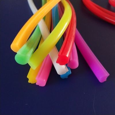Το ελαφρύ φως σωλήνων συνήθειας νέου των πολύχρωμων εύκαμπτων οδηγήσεων σιλικόνης υπογράφει 6mm 8mm 10mm 6500k