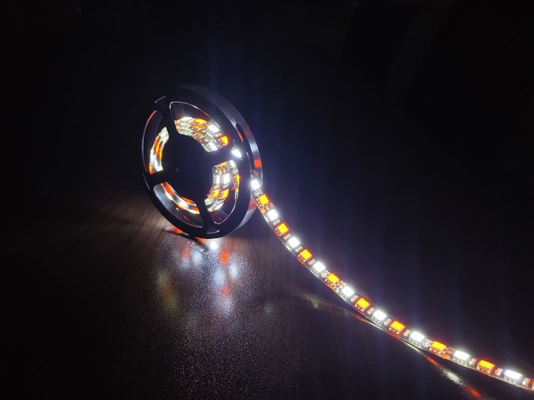 Συνήθεια IP65 12V 96leds/M οδηγημένη ΚΔ λουρίδα 5050 για το υπαίθριο ντεκόρ